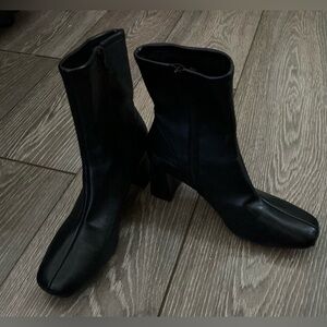 Black Mid-Calf Block Heel Women's Boots